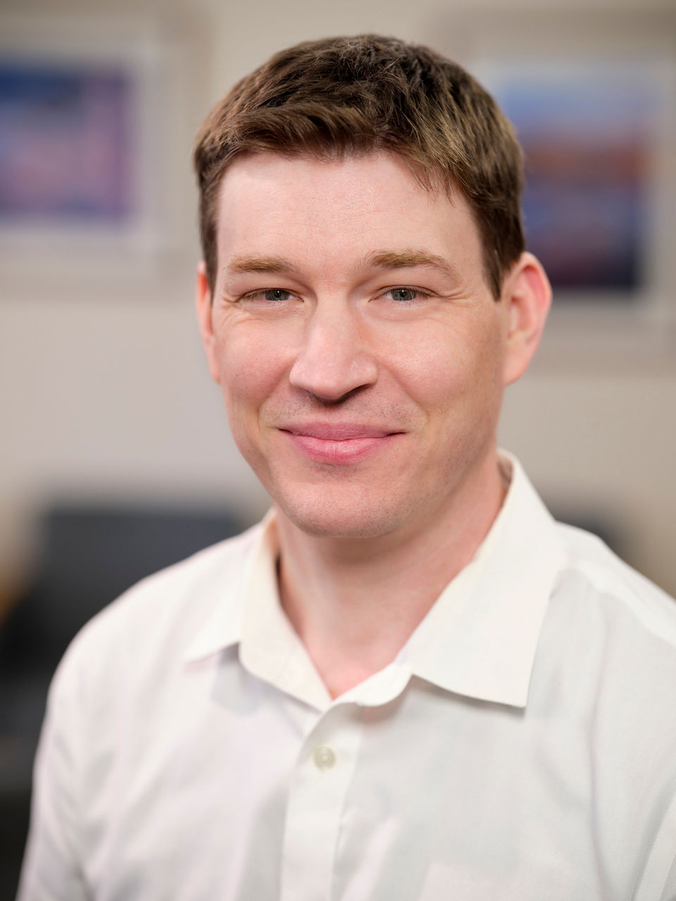 Nicolas Gordon,  MD