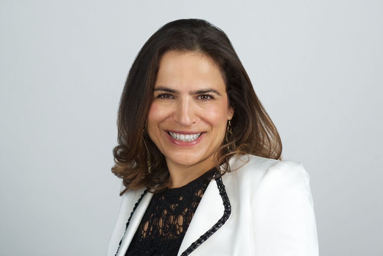 Eleni Pellazgu,  APN