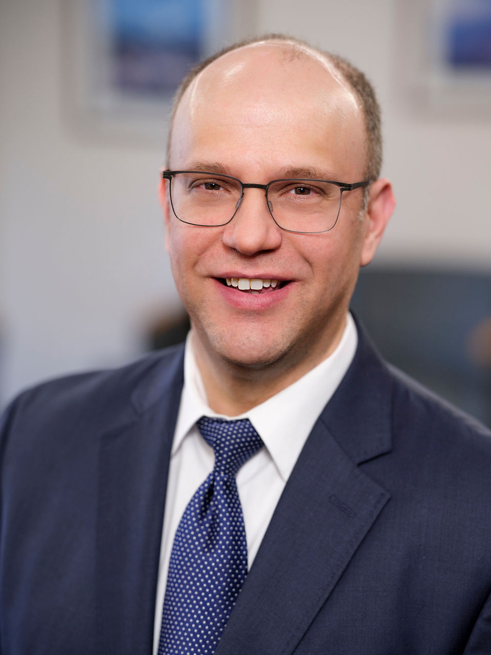 David Schlesinger,  MD