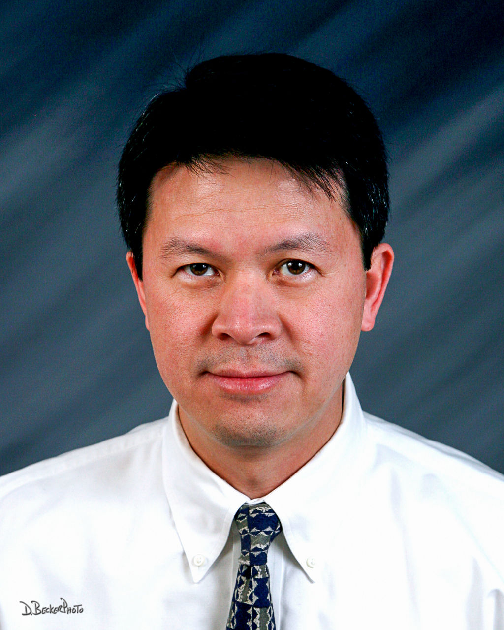 J Roberto Vergara,  MD